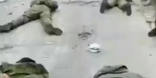 Soldati rusi predandu se in Ucrain FOTO The Sun jpg