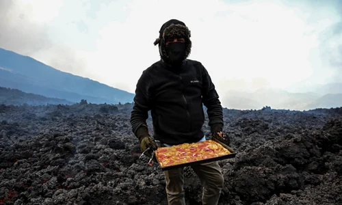 mario david garcia pizza vulcan AFP jpg