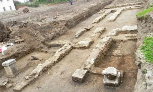 Fragmente din clădirea comandamentului castrului Apulum, descoperite la Alba Iulia jpeg