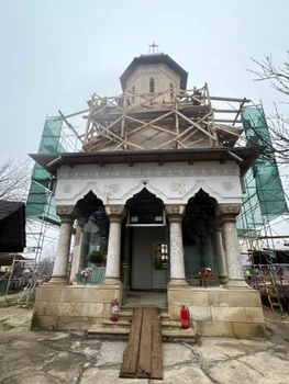 Necropolă medievală descoperită la Pitești (© Facebook / Cristian Gentea)