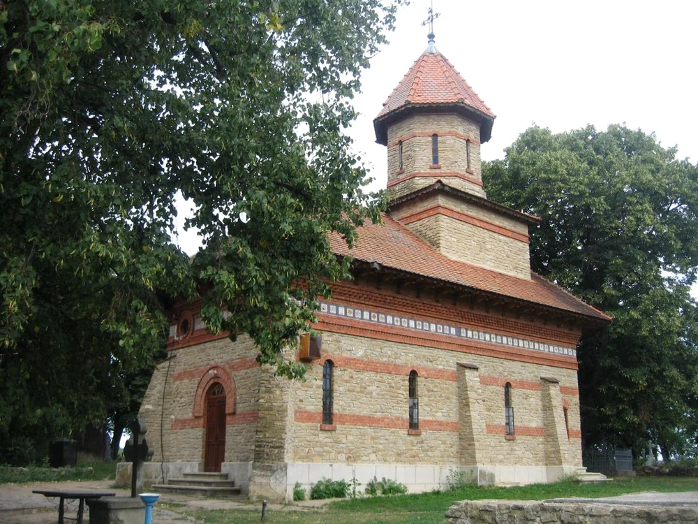 Biserica Sfinții Voievozi din Ipotești, construită în perioada anilor 1929-1939 / Foto: Facebook