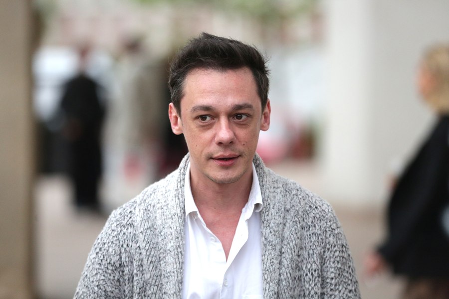 INTERVIU Vlad Logigan, actor: „Ceea ce era normal când eram eu student la UNATC, astăzi se numește bullying“ FOTO