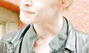 Fotomodelul a izbucnit  în plâns în timp ce a povestit calvarul prin  care a trecut din cauza  consumului de stupefiante (Fotografii: guliver/ rexfeatures/wenn jpeg