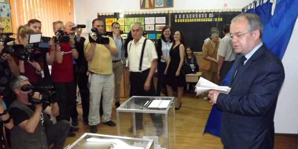 Emil Boc a votat la alegerile locale 2016 FOTO remus florescu