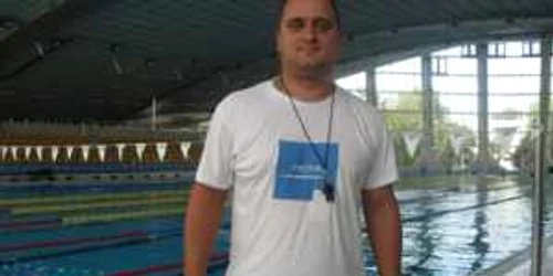 Bacău: PORTRET: Cătălin Neagu dă lecţii de înot băcăuanilor