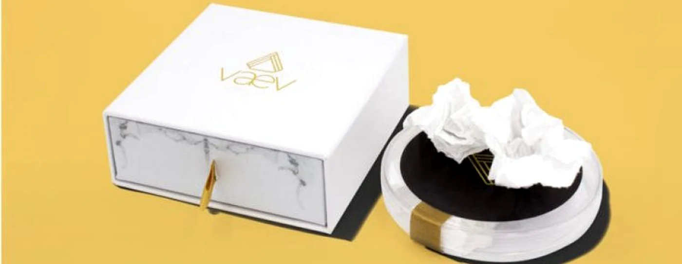 O cutie de „Vaev“ costă 79,99 $ şi conţine un singur şerveţel