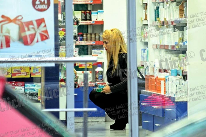 
    Andreea Bălan  și-a făcut stoc  de apă de gură (Fotografii: Mihai Ionescu)  