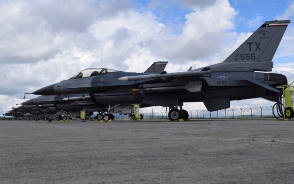 Vladimir Putin spune că Rusia nu va ataca țări NATO, dar va distruge avioanele F-16 care vor lupta în Ucraina „indiferent unde ar fi amplasate”