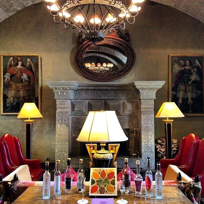 Pe traseul spre Machu Pichu există acest fost lăcaș de cult transformat în hotel