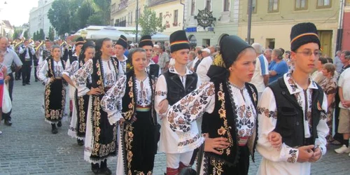 Parada Cantecele Muntilor Sibiu