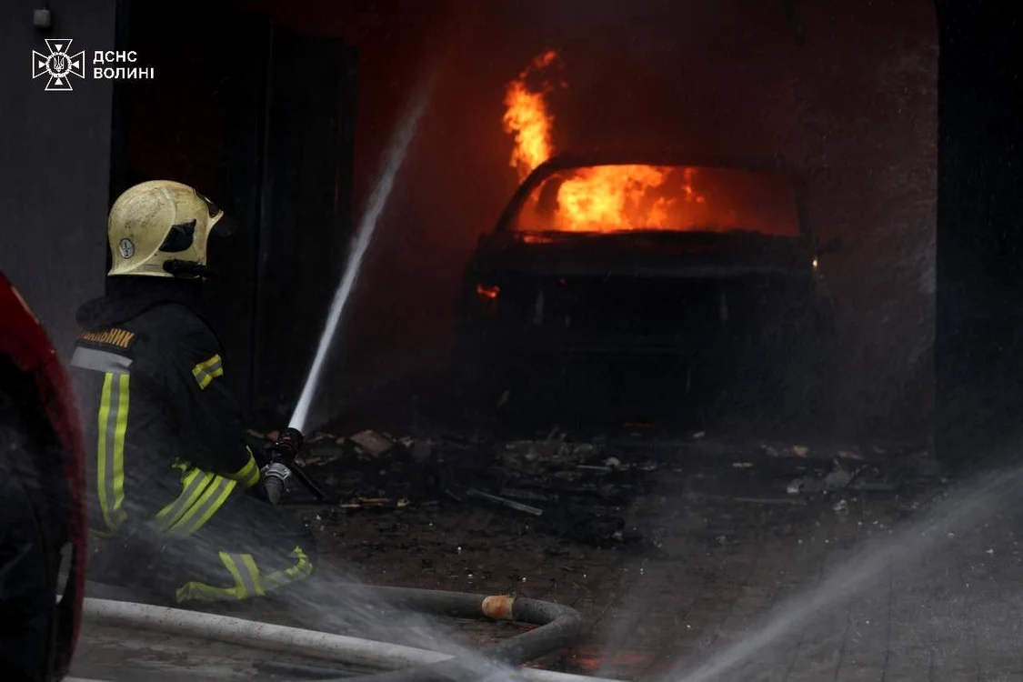 Incendii in Luțk după atacul rușilor/FOTO:X