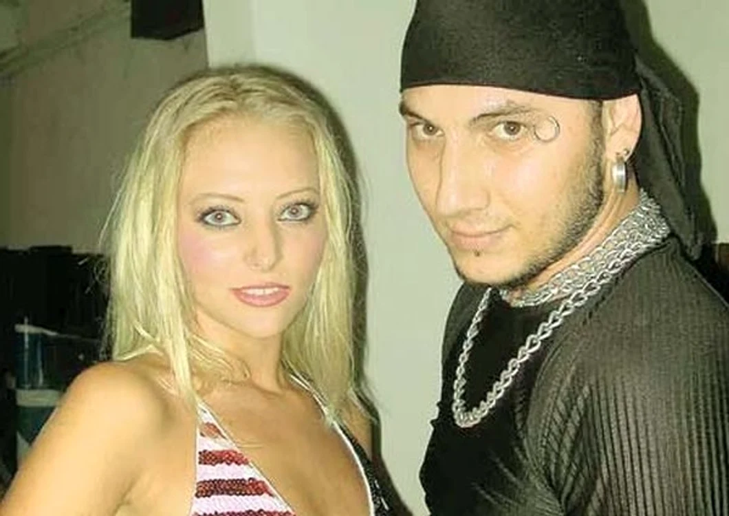 
    În 2004, Delia nu își făcuse „îmbunătățiri”, dar era tot o bombă sexyFoto: FHM  