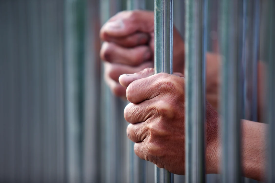 Femeie după gratii în urma unui șantaj însoțit de amenințări cu răpiri și ucideri Arhiva Adevărul