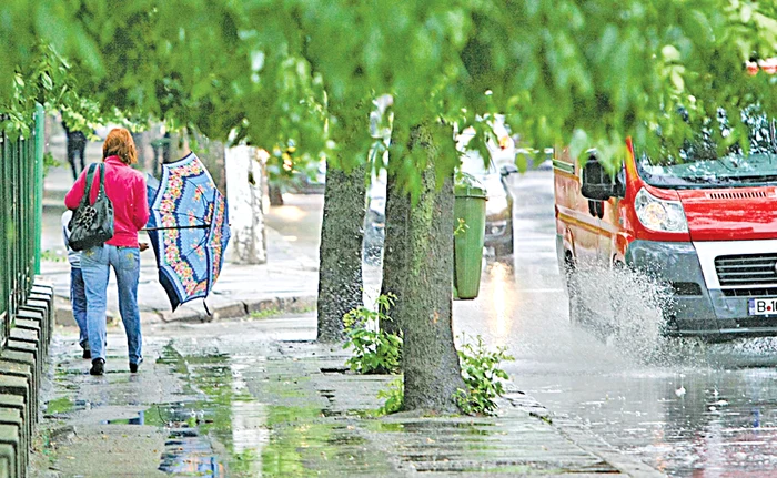 
    În weekend vom scoate  umbrelele din debara  