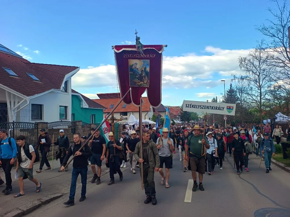 Sute de mii de credincioși așteptați la procesiunea de Rusaliile catolice