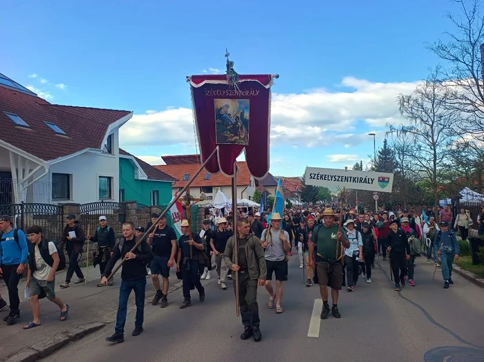 Sute de mii de credincioși așteptați la procesiunea de Rusaliile catolice