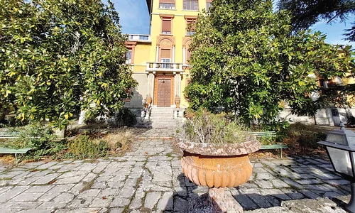 Italia 1 jpg