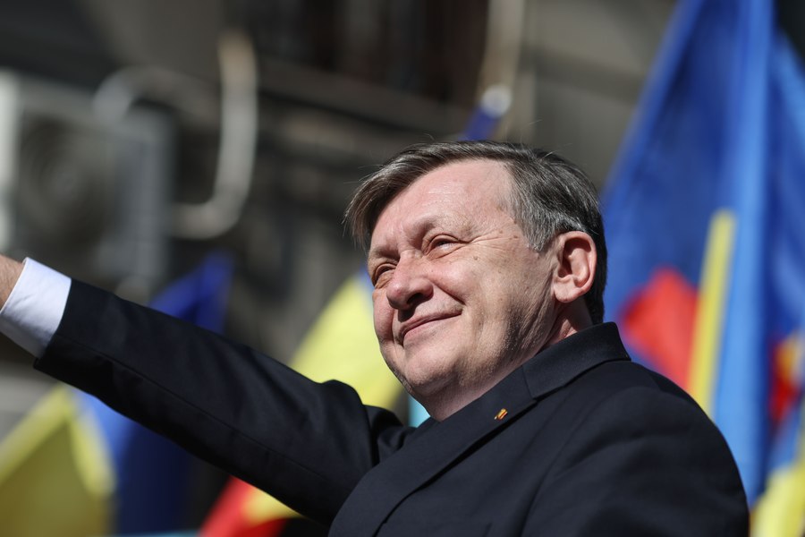 Candidatura lui Crin Antonescu, validată de Biroul Electoral Central
