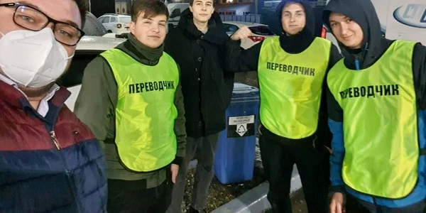 Studenţi ucraineni din România traduc la vama la Isaccea FOTO Arhiva personală