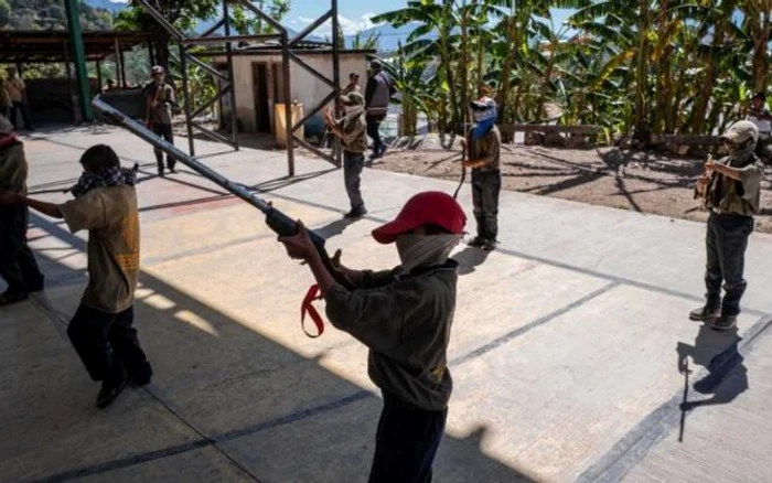 Copiii mexicani sunt invatati sa foloseasca arme ca sa-si apere comunitatea FOTO Getty images via CNN