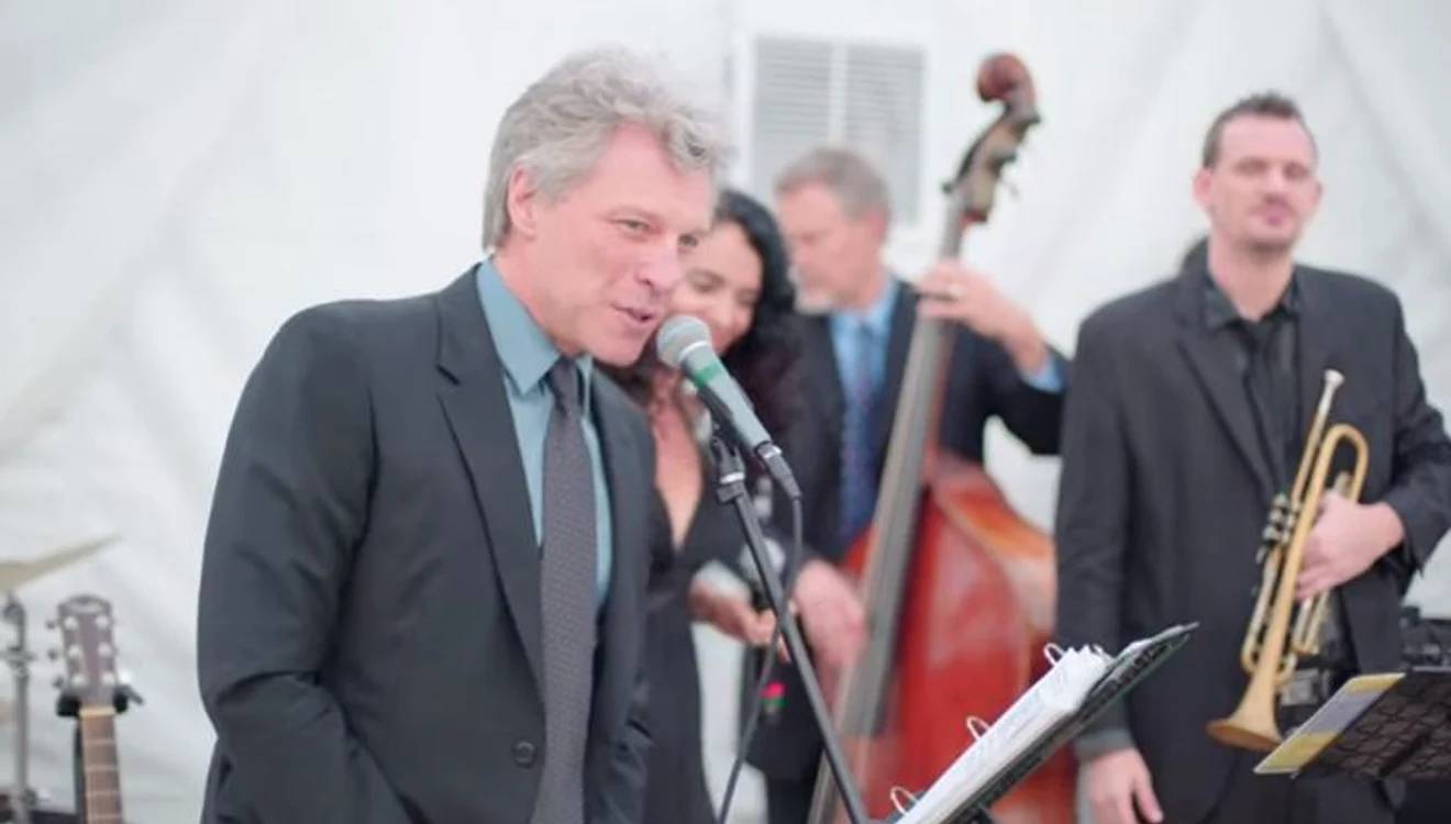 
    Bon Jovi a fost cel mai tare invitat la nuntăFoto: captură video  
