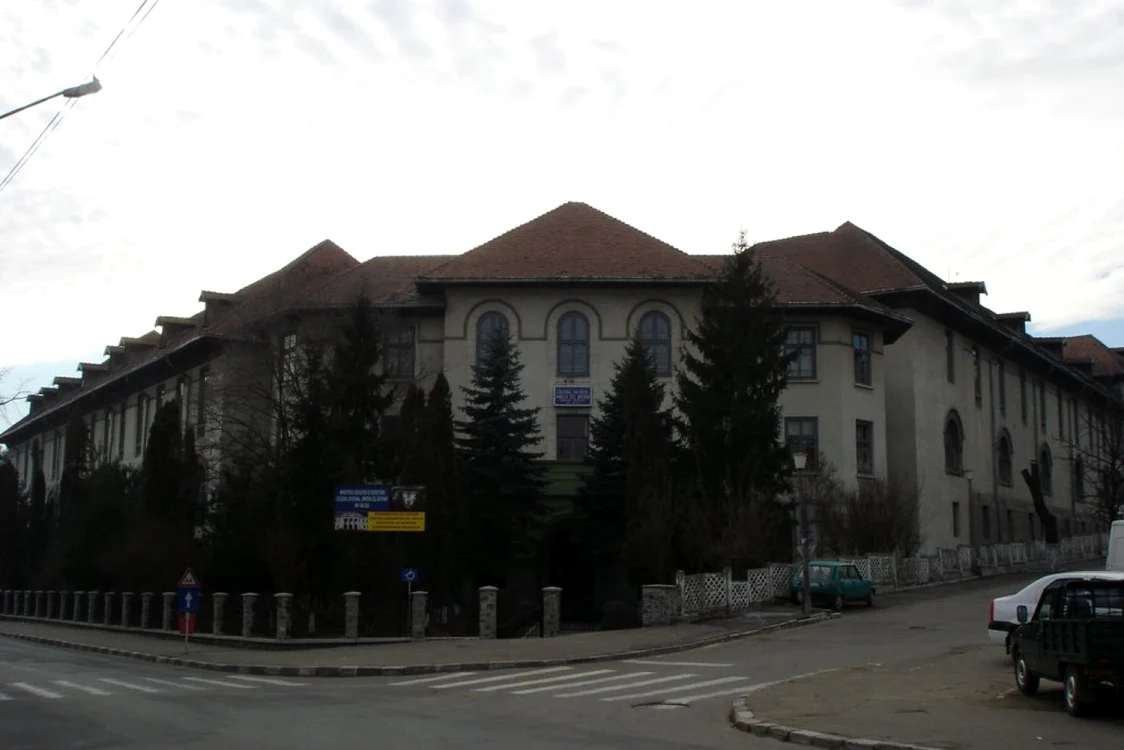 Colegiul Naţional Mircea cel Bătrân din Râmnicu Vâlcea Foto Adevărul