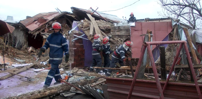 Casa a fost distrusă aproape în totalitate / FOTO Bogdan Vladu