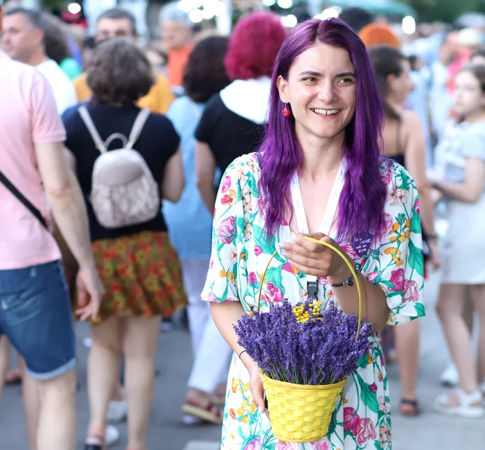 Flori a adus lanul de lavandă la oraș FOTO arhiva personală