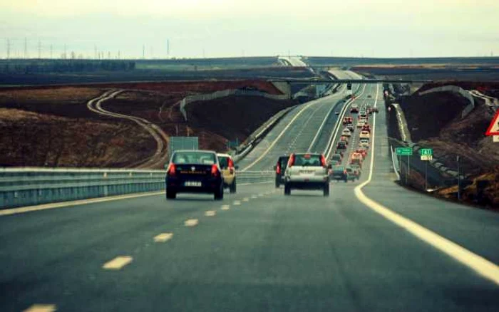 Şoferul a fost prins conducând cu viteză excesivă pe autostradă FOTO Mediafax