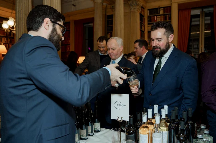 5 nicolae al romaniei alina maria binder seara de vinuri la travellers club in londra 4 jpg jpeg