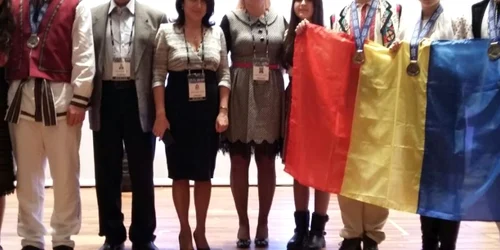 Hakan Calila din Constanţa şi alţi olimpici români la Olimpiada Internaţională de Ştiinţe pentru Juniori - Coreea 2015