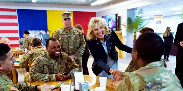 Jill Biden - Constanţa - baza Mihail Kogălniceanu - 6 mai 2022 / FOTO AFP