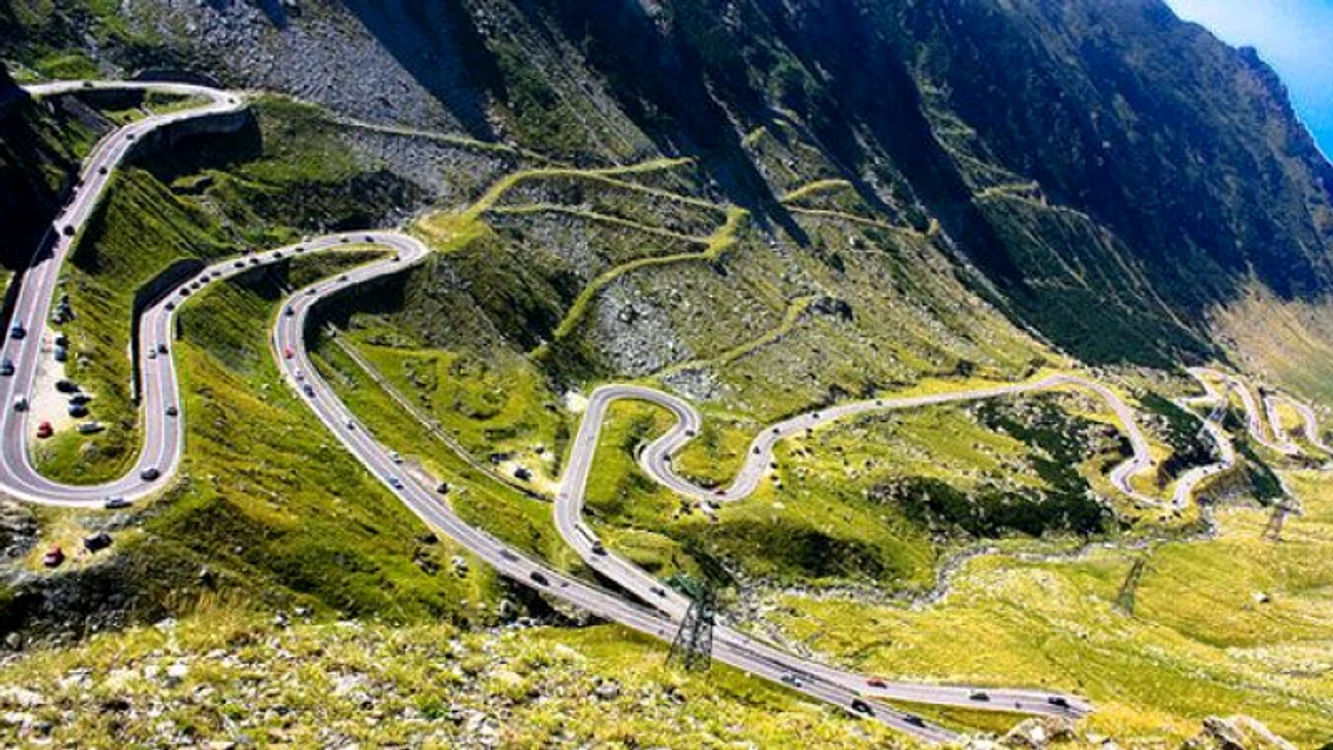 Transalpina, drumul de vis care traversează munții Carpați FOTO arhivă Adevărul