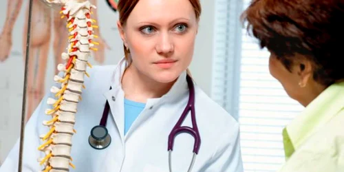 Noile intervenţii pentru hernia de disc sunt minim invazive şi permit mobilizarea rapidă a pacientului
