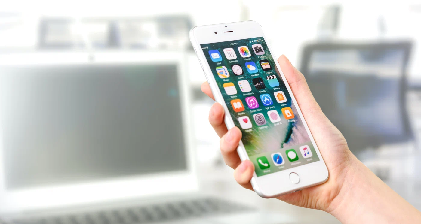 Aplicaţia pe telefon care a stârnit un veritabil război pe internet / foto: Pexels