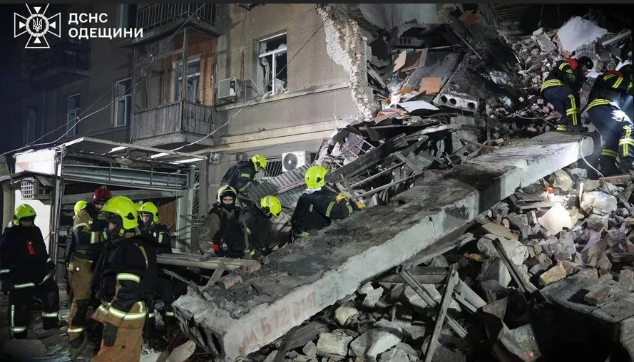 Atacuri rusești masive asupra Ucrainei. Pene de curent în Harkov și zeci de clădiri avariate la Odesa