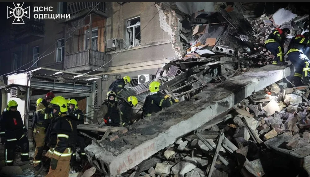 Atacuri rusești masive asupra Ucrainei. Pene de curent în Harkov și zeci de clădiri avariate la Odesa