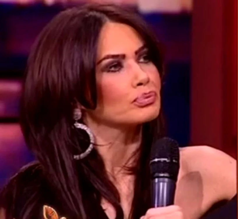 
    Oana Zăvoranu a făcut mai multe comentarii acide la adresa Andreei RaicuFoto: captură Antena 1  