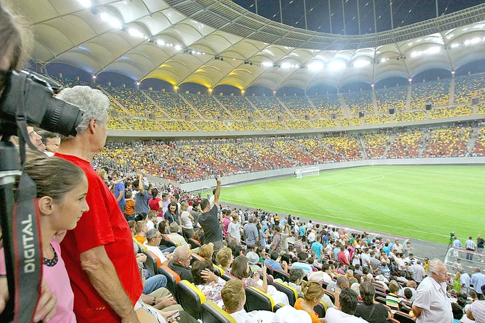 Ca să vezi un meci la Tribuna 1 te costă chiar şi 300 de lei