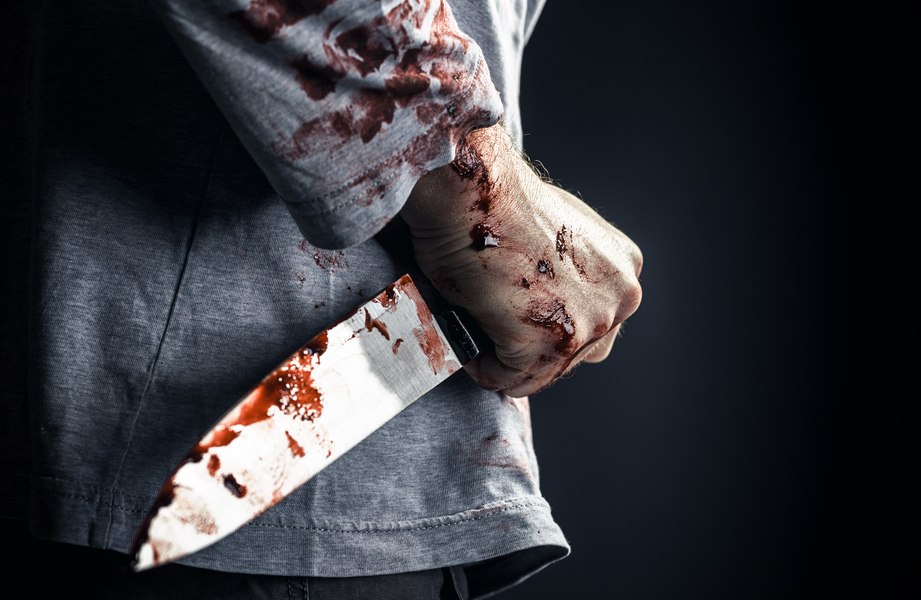 Tentativă de omor între doi camarazi veniți la muncă în Vâlcea. Mobilul violenței: lăcomia