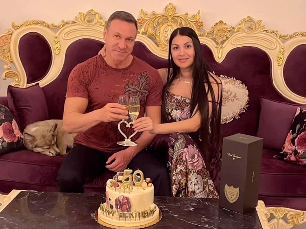 Medana i-a făcut cadou lui Alin Oprea un tort specataculos la împlinirea celor 50 de anifoto: arhiva personală