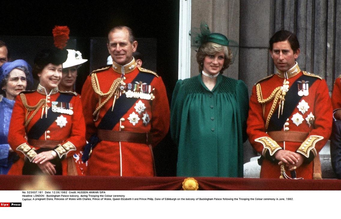 2 lady di 1 jpg jpeg