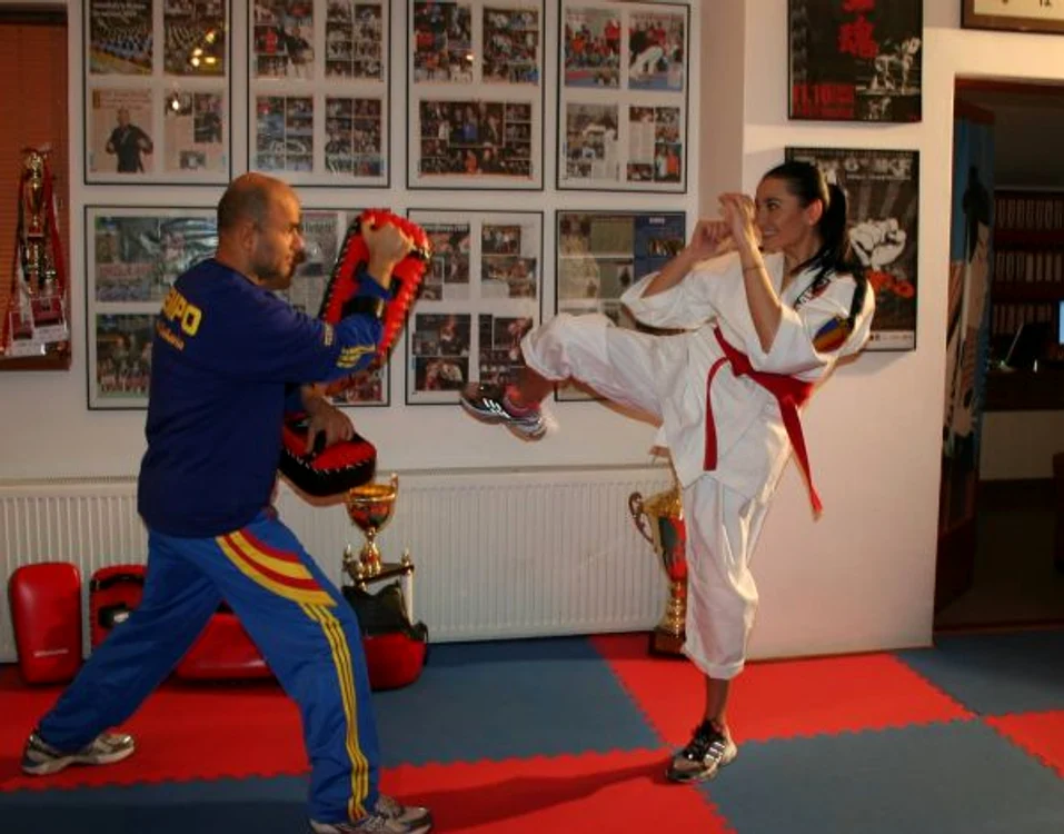 Claudia Pătrăşcanu face kempo de doi ani