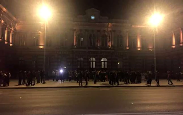 Aproximativ 500 de băcăuani au protestat joi seară în centrul municipiului Bacău FOTO Facebook I love Bacău