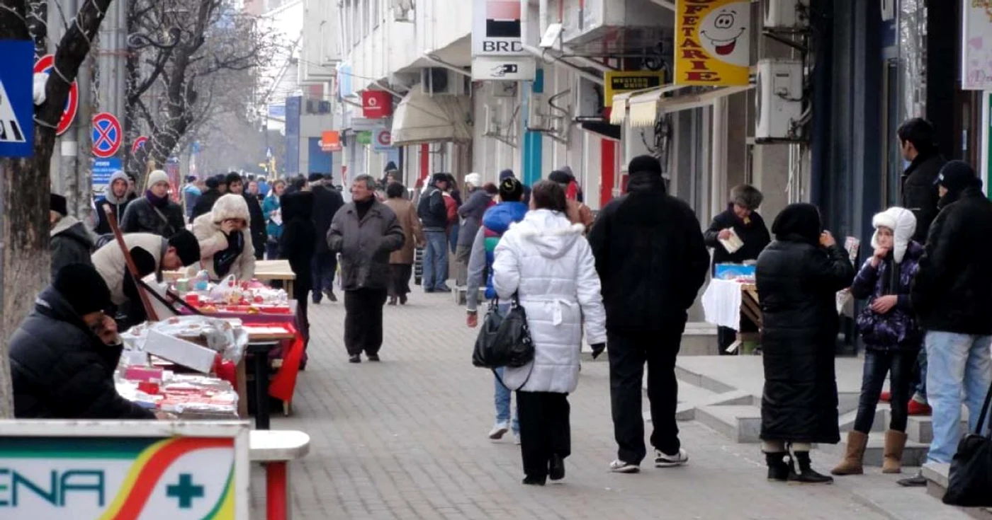 Bulevardul A.I. Cuza din Slatina, în aceste zile... (Foto: Mugurel Manea)
