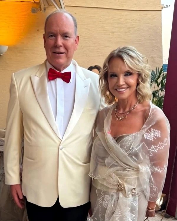 Camelia Șucu, alături de Prințul Albert și Prințesa Charlene la Balul Crucii Roșii de la Monaco   FOTO Facebook (11) jpg