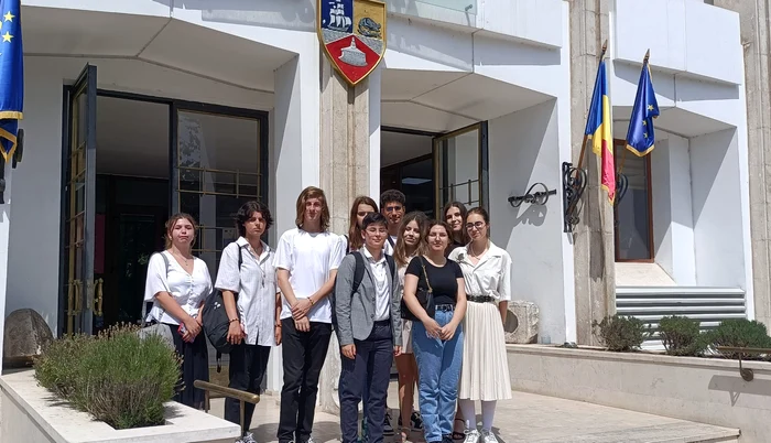 Asociația Elevilor din Constanța a avut interzis la dezbaterea legilor educației FOTO AEC