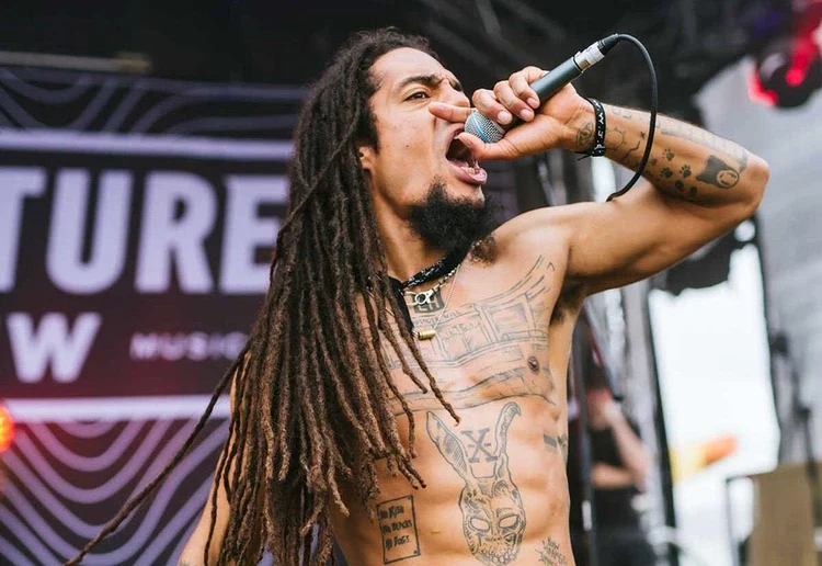 Cântărețul punk Bobby Vylan, membru al trupei Bob Vylan FOTO: X