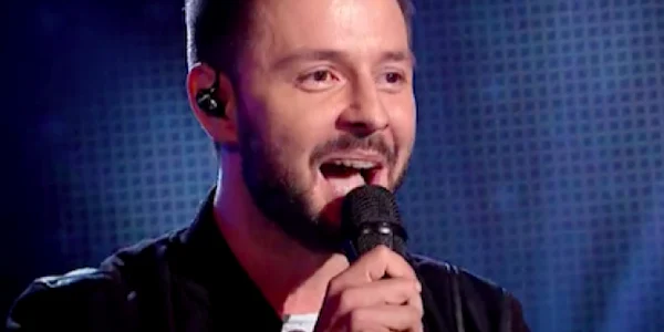 Bogdan Ioan la Vocea României - cântă ca Michael Jackson Sursa VR