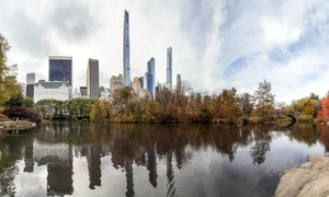 un penthouse spectaculos care se intinde pe patru etaje a fost scos la vanzare intr o cladire cum nu mai e alta in lume 962668 webp